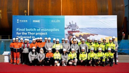 “出海”！大金重工交付36根单桩