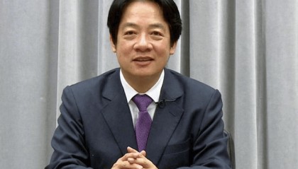 赖清德突然宣示“主权”，提出统一条件，马英九率团抵达大陆