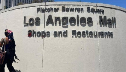 洛杉矶抗议第11天见闻：渐少的涂鸦、缩短的宵禁、持续的抗议