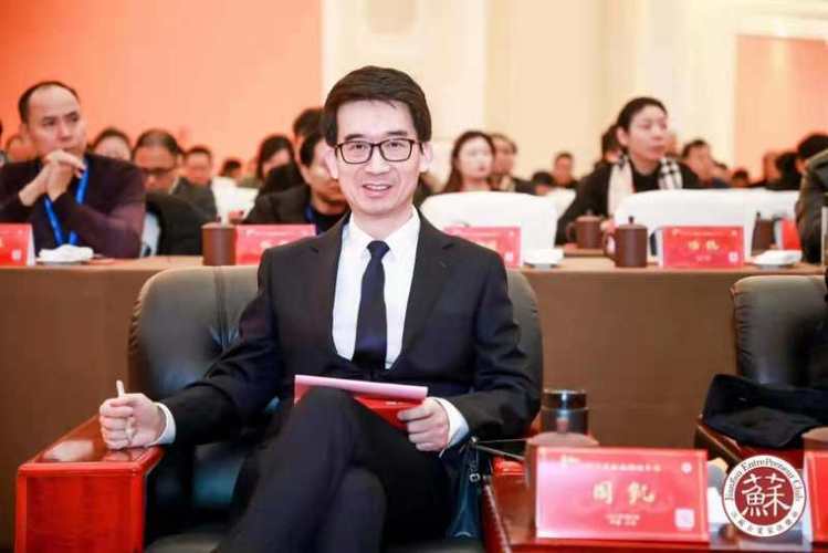 95后30岁敲钟美股！股票代码WTF暴拉400%，美股投资者疯了？